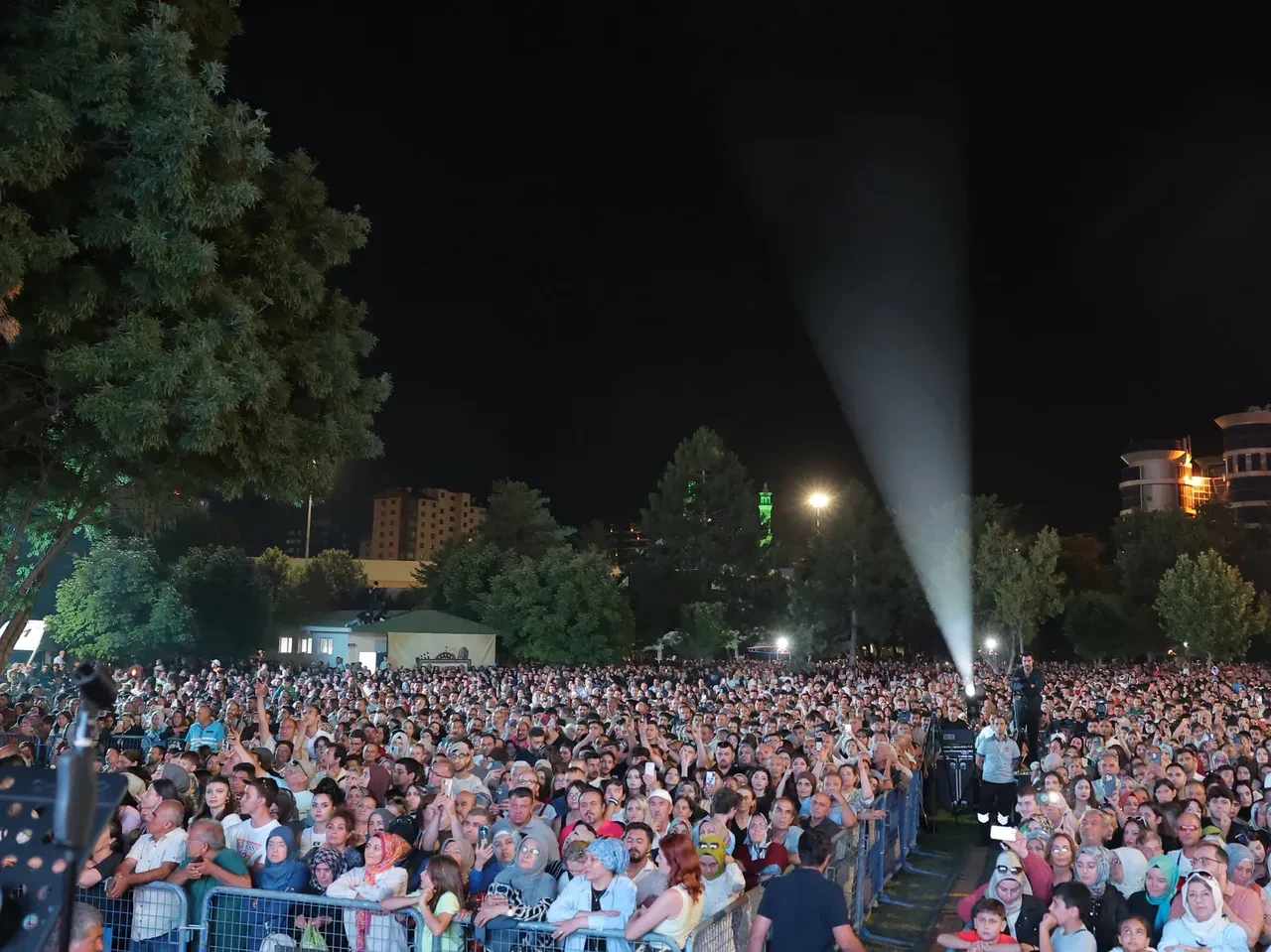 Nostaljinin kalbi Fuar38, yüz binlerce vatandaşın katılımıyla açıldı! Başkan Çolakbayrakdar: Fuar38 ile Kayseri’nin kültür hafızasını yeniden canlandırıyoruz