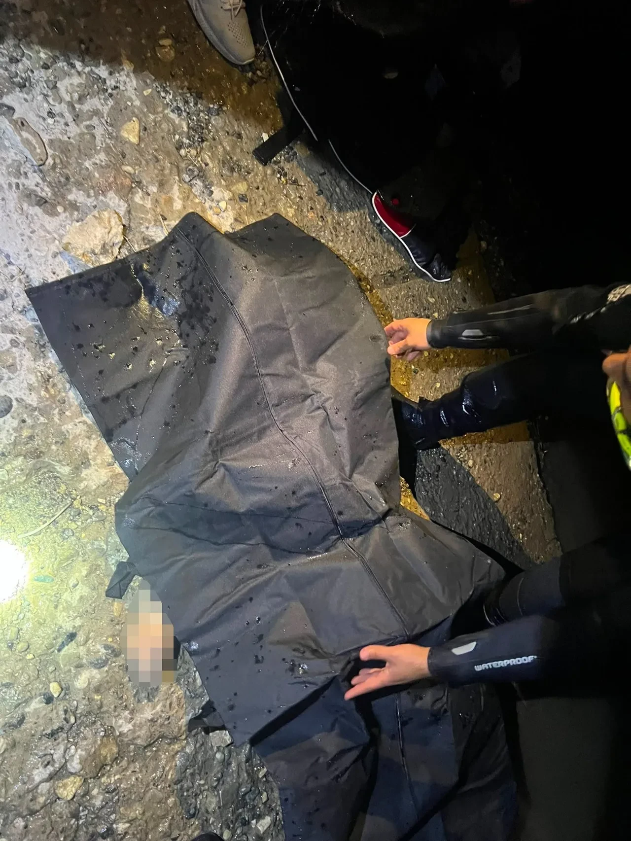 Siirt'te yürek yakan gece: Oğlunun cansız bedeni bulundu, baba yok