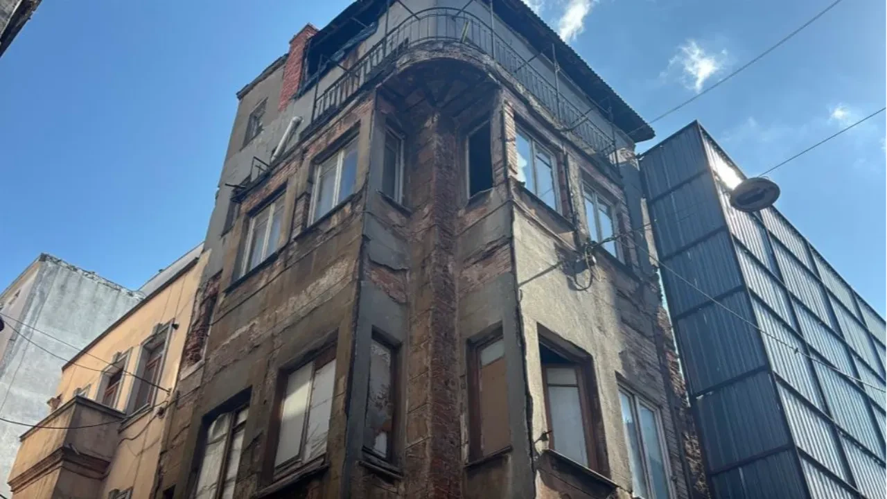 Beyoğlu'nda ihbarcı komşu katil çıktı: Kötü kokudan şikayet etti, cinayeti itiraf etti
