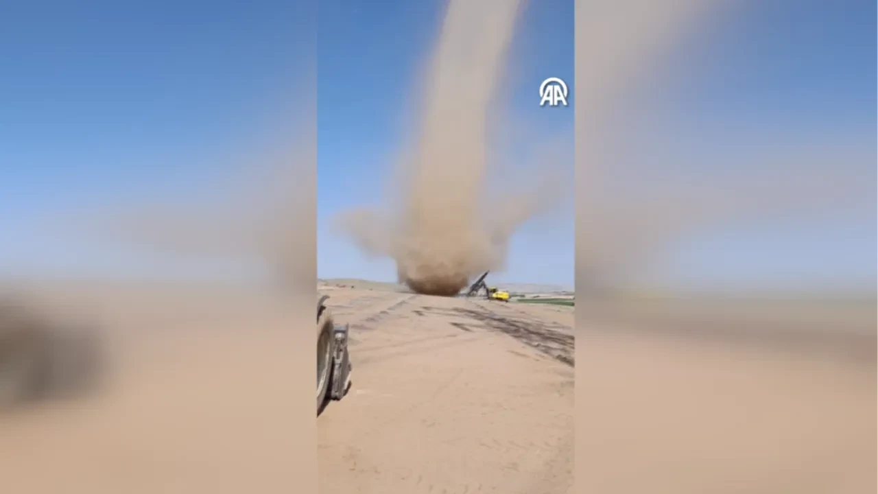 Bitlis’te korkutan hortum! Kısa sürede büyüdü