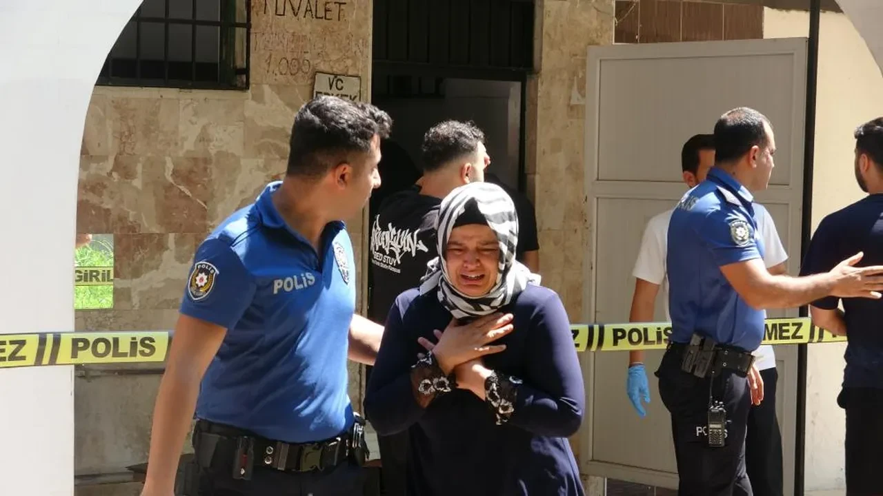 Cami lavabosunda ölü bulundu, eşi ve oğlu gözyaşlarına boğuldu