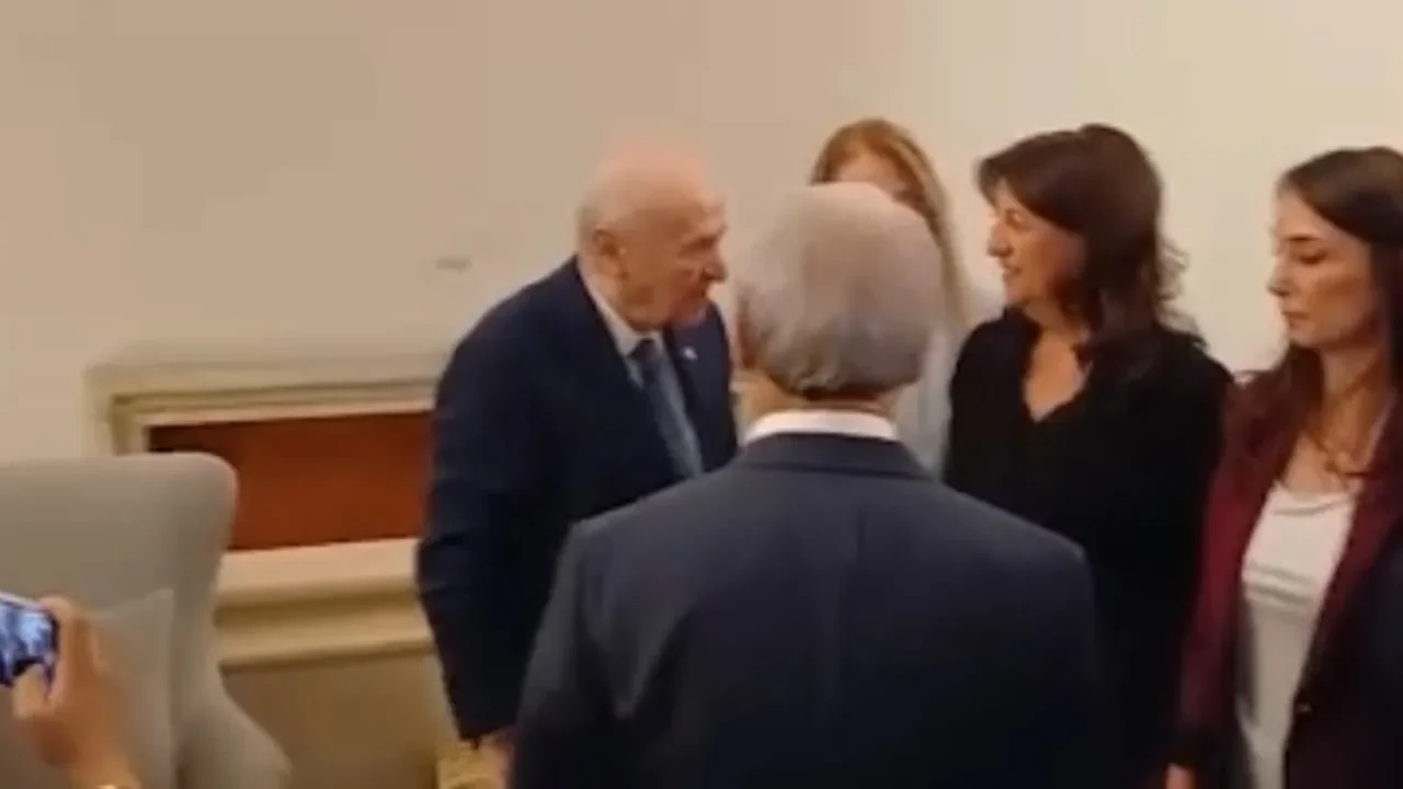 DEM Partililer MHP lideri Bahçeli ile selamlaştı