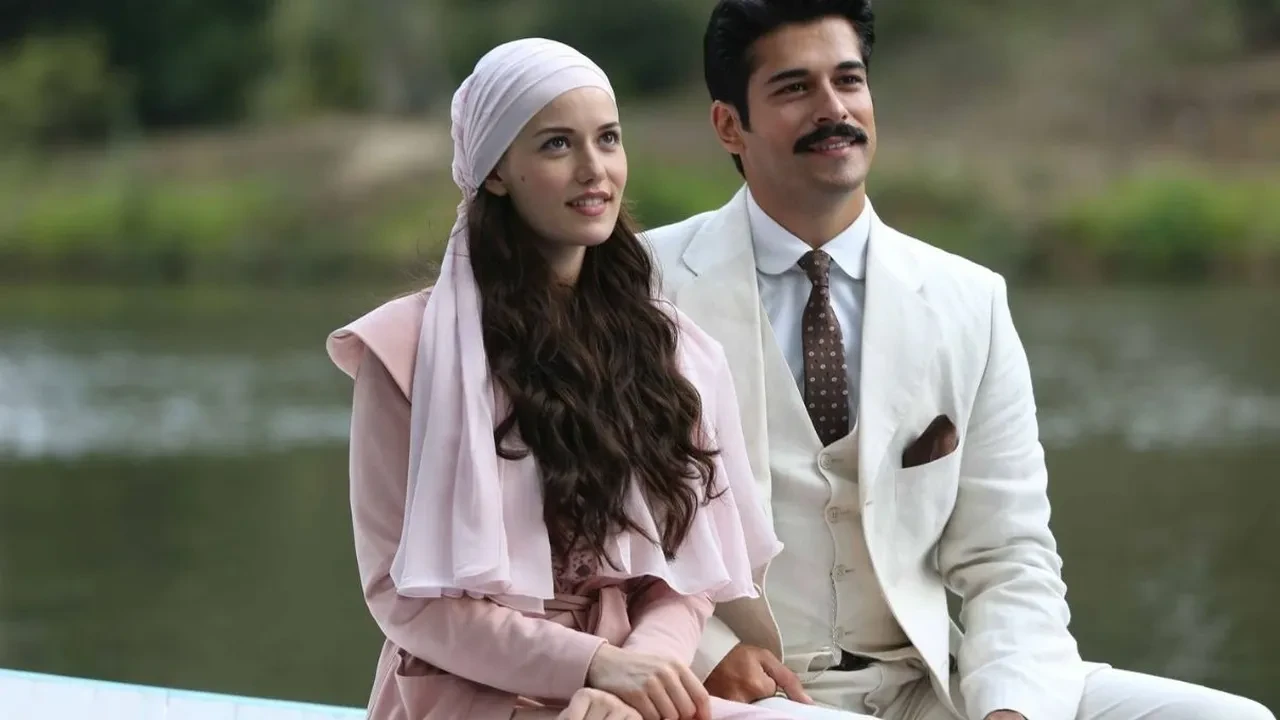 Fahriye Evcen ve Burak Özçivit karı koca rekor fiyatlarla ekrana dönüyorlar! Bölüm başına mini servet