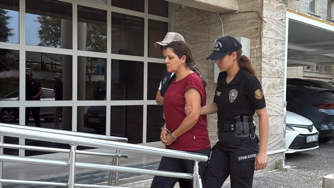 FETÖ soruşturmasında yeni gelişme: Burkay Karatepe'ye yardım eden ablası yakalandı