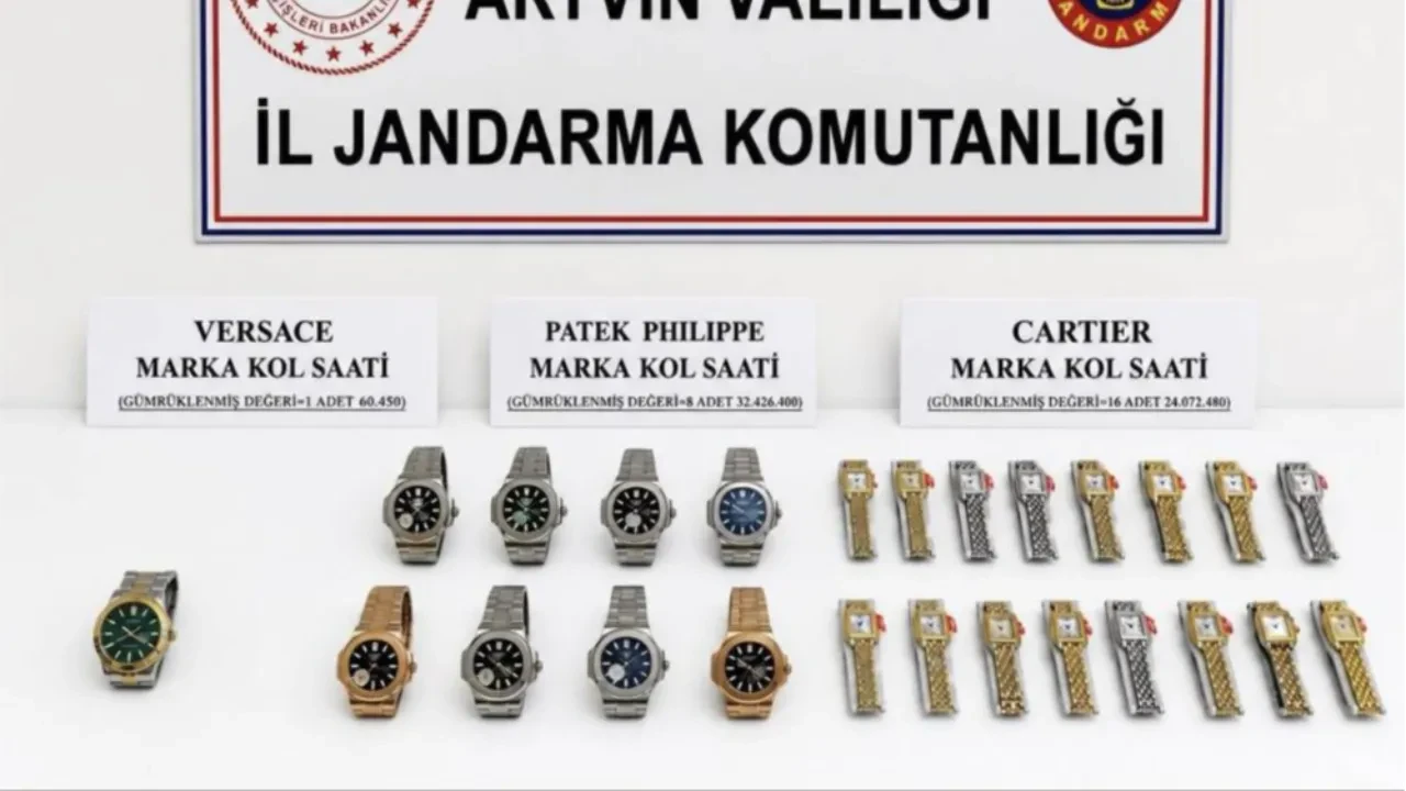 Gürcistan sınırında servet değerinde kaçakçılık: Çantadan 56 milyon liralık kaçak lüks saat çıktı