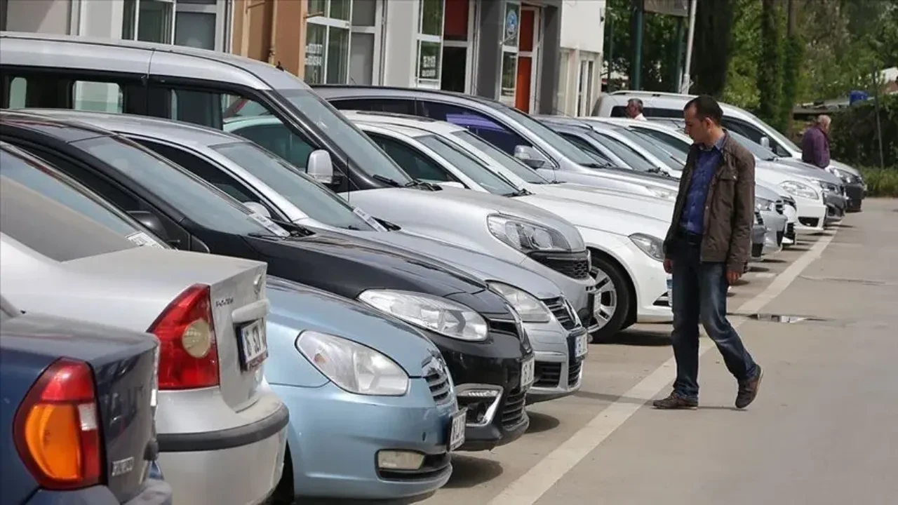 İkinci el otomobil pazarı durgun: Satışlar düştü, belirsizlik sürüyor