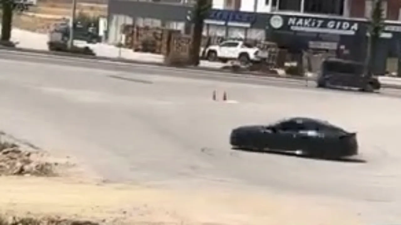 Lüks araçla drift kamerada! Sürücünün cezası dudak uçuklattı