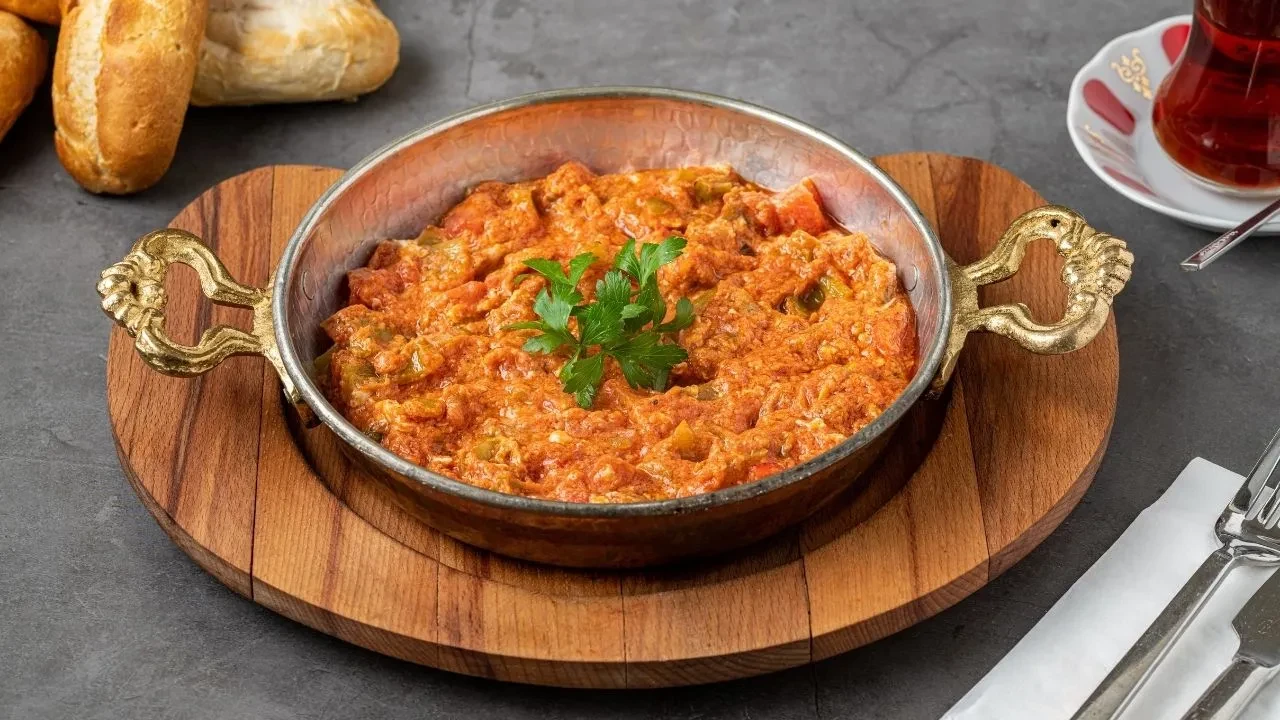 Masterchef’te menemen günü! İşte lokanta usulü orijinal soğanlı soğansız menemen tarifi