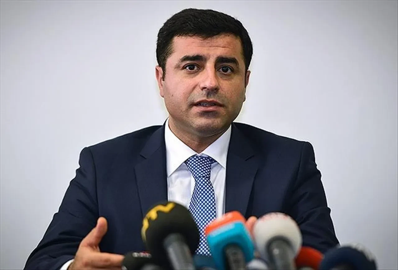 Selahattin Demirtaş'tan çerçeve yasa mesajı! Cumhurbaşkanı Erdoğan ve Bahçeli'ye teşekkür etti