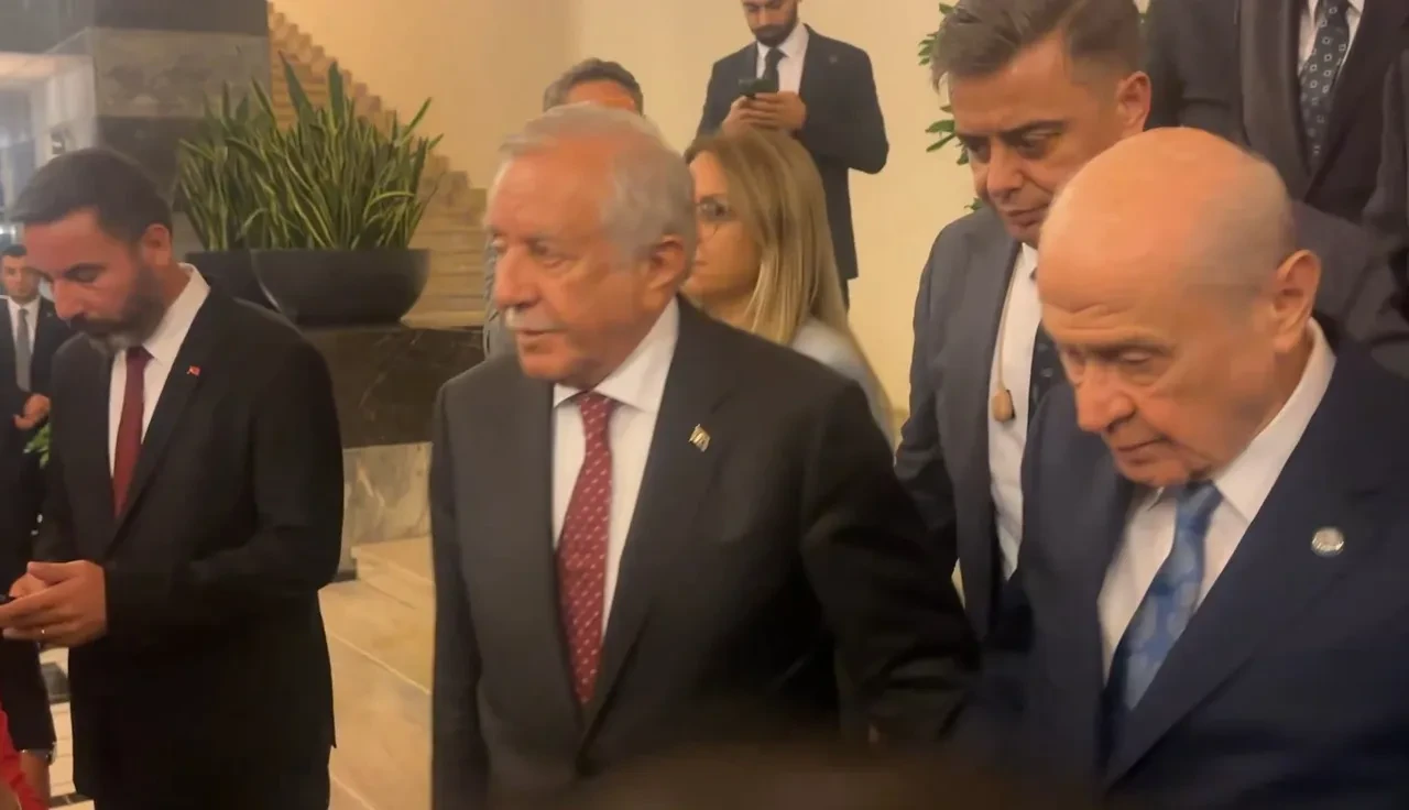 Terörsüz Türkiye yasası TBMM'den geçti: Siyasilerden ilk yorumlar