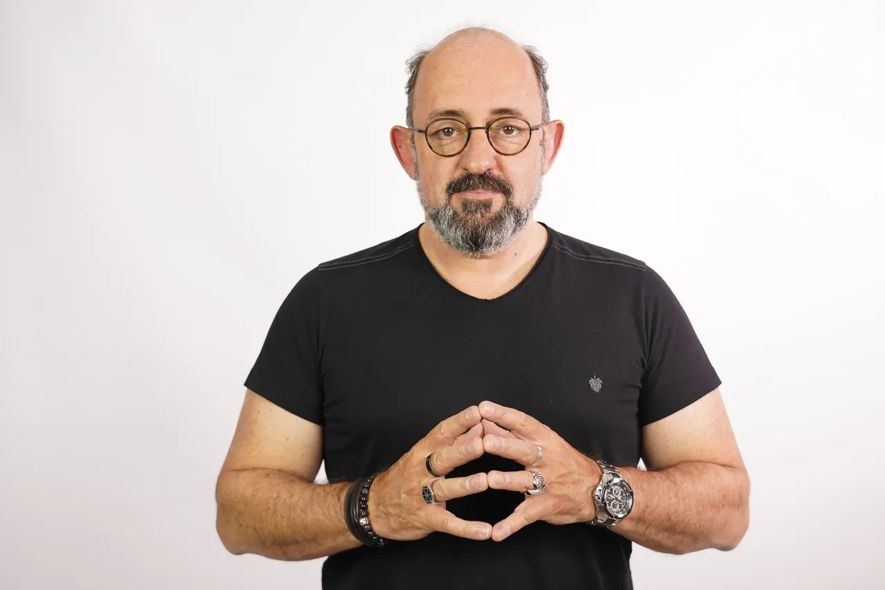 TikTok, Instagram ve YouTube kaydıranlar dikkat! Prof. Dr. Sinan Canan'dan beyin çürümesi uyarısı