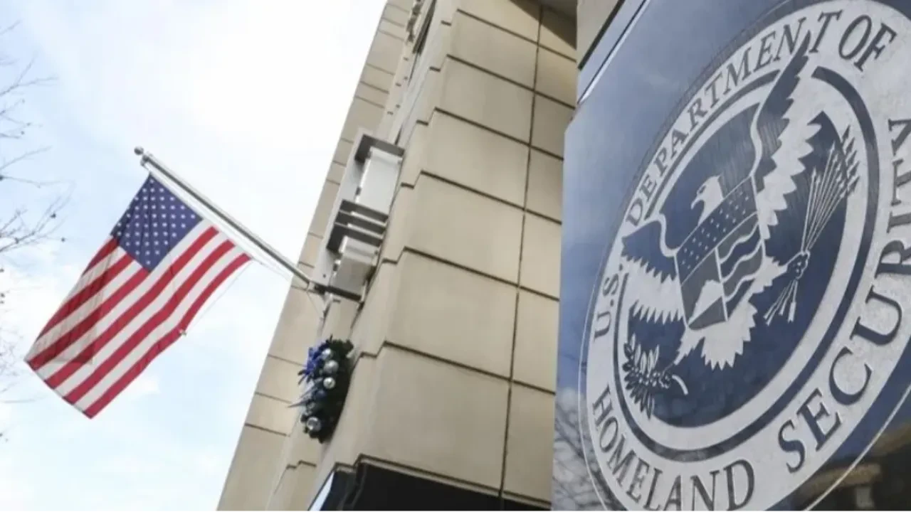 Trump dönemi vize depremi: 175 binden fazla kişiye iptal