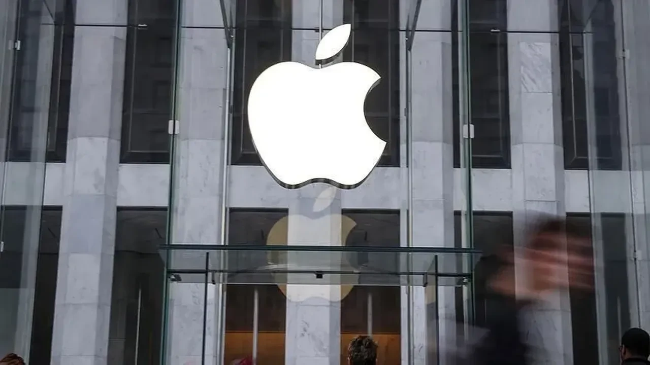 2027 iPhone Pro nasıl olacak? Apple’dan 20. yıla özel cam tasarım ve katlanabilir iPhone sürprizi....