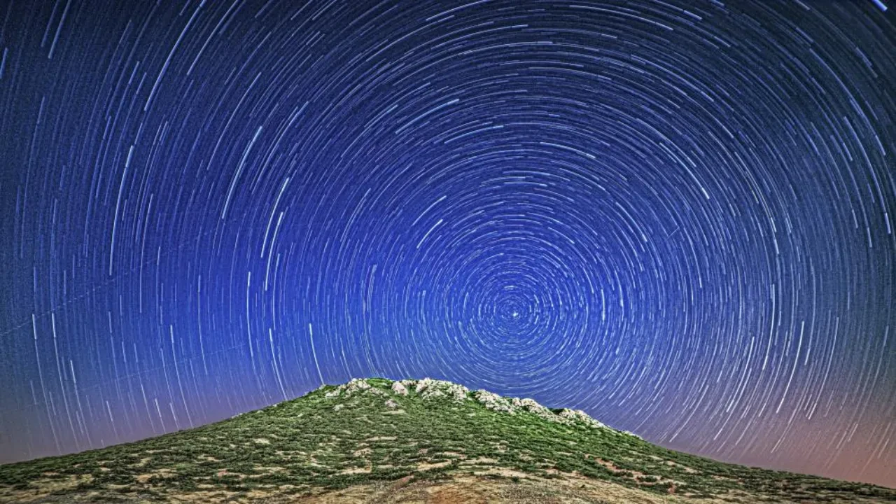 Bitlis’te gecenin en etkileyici manzarası: Perseid meteorları