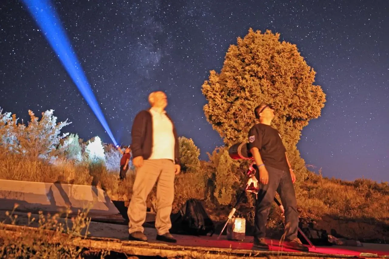 Bitlis’te gecenin en etkileyici manzarası: Perseid meteorları