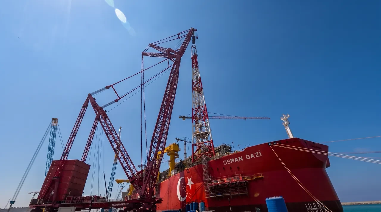 Karadeniz gazında dev adım! 260 tonluk Alev Kulesi Osman Gazi’ye monte edildi