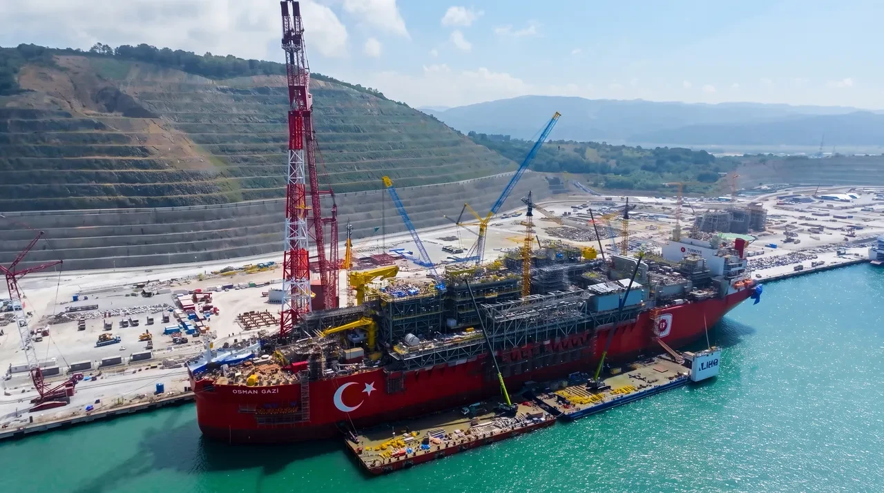 Karadeniz gazında dev adım! 260 tonluk Alev Kulesi Osman Gazi’ye monte edildi