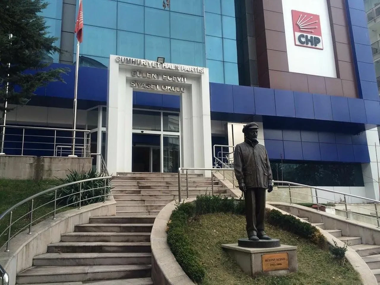 Kemal Kılıçdaroğlu talimat verdi: Ekrem İmamoğlu’nun adaylık ofisi kapatıldı