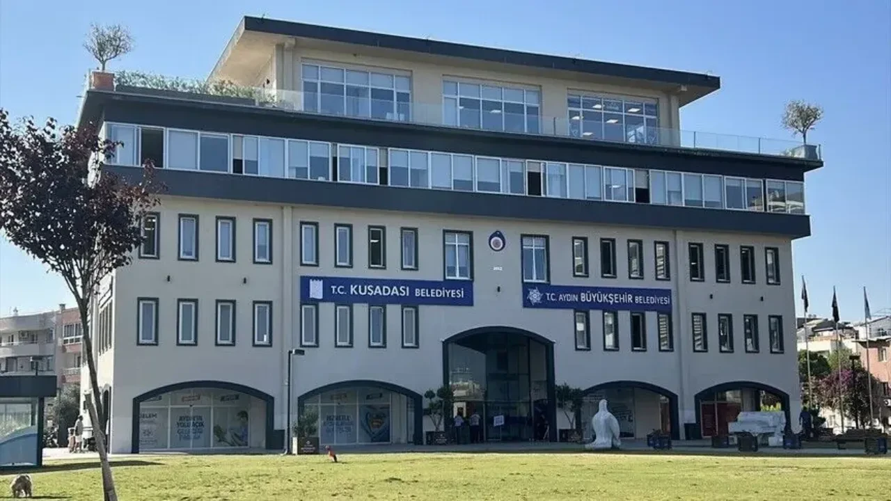 Kuşadası Belediyesi soruşturmasında 14 tutuklama