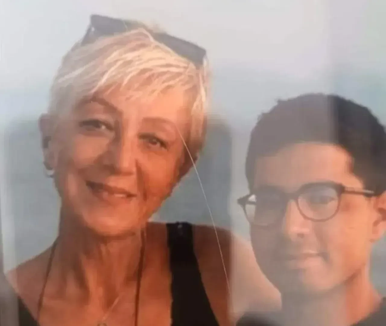 İzmir'de kan donduran olay! Eve girenler korkunç manzarayla karşılaştı