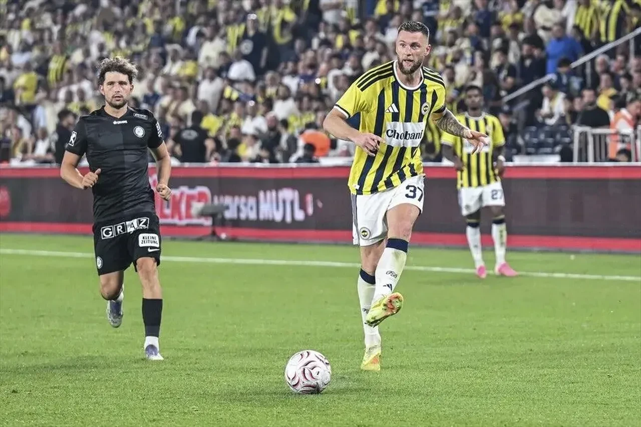 Sturm Graz Fenerbahçe maçı hangi kanalda? Şifreli mi şifresiz mi yayınlanacak?