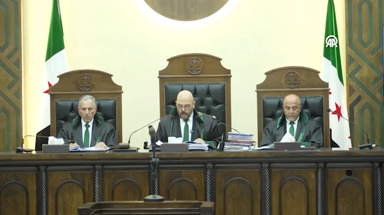 Suriye'de Beşar Esad, kardeşi Mahir ve kuzeni için idam kararı!