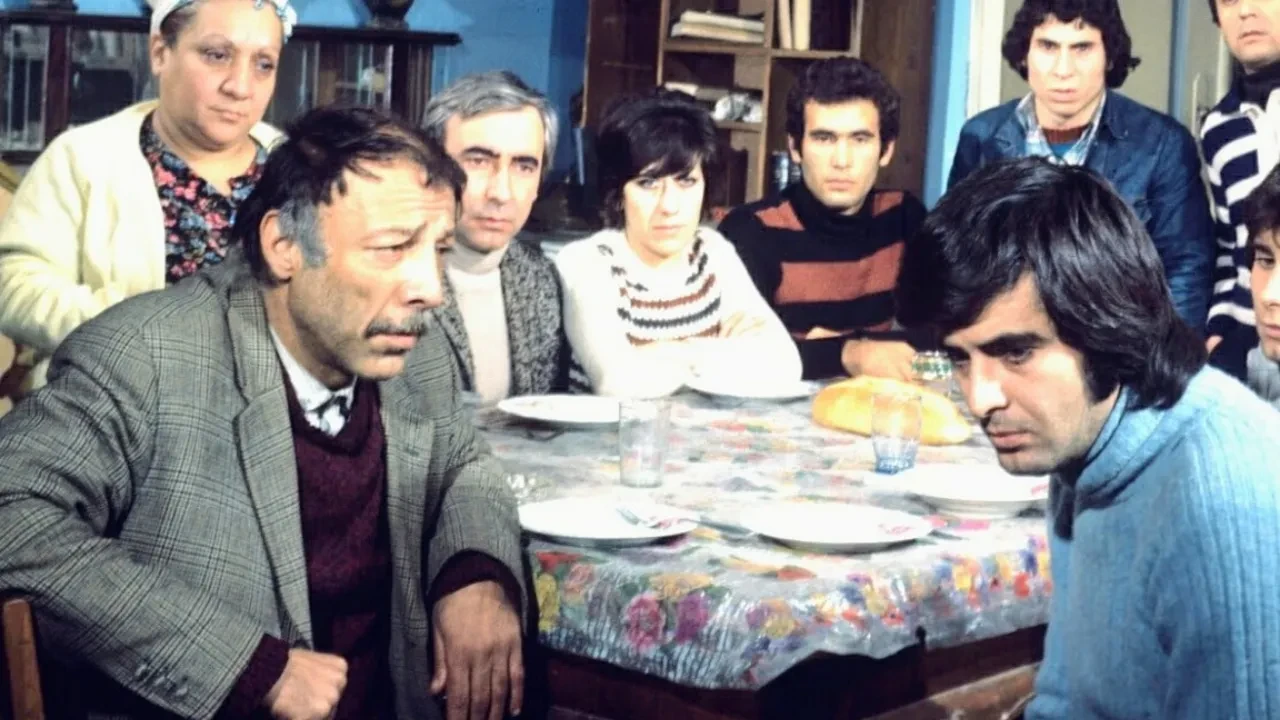 Yeşilçam klasiği “Bizim Aile” ekranlara dönüyor! 50 yıl sonra televizyonda olacak