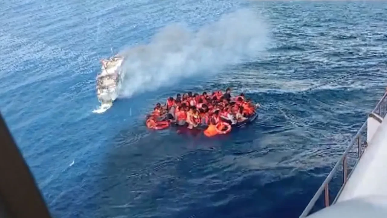 144 yolculu feribotta yangın felaketi! Endonezya'daki olayda herkes böyle kurtarıldı