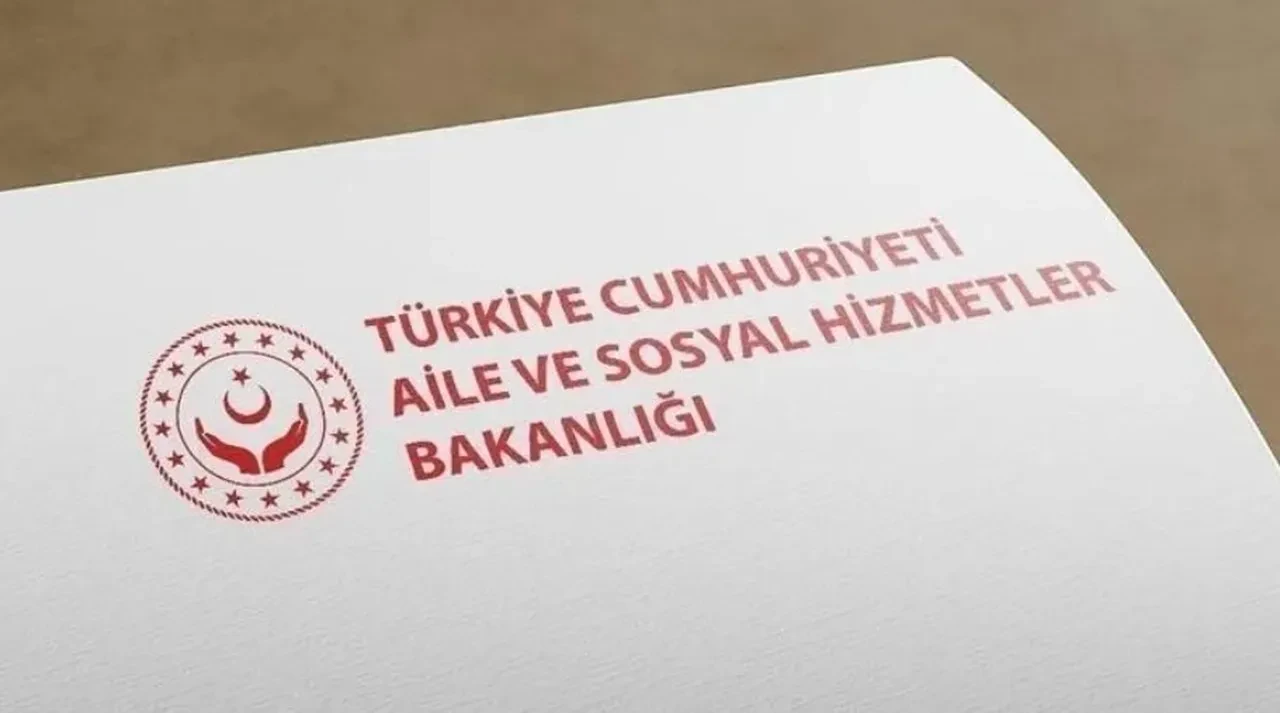 Aile ve Sosyal Hizmetler Bakanlığından suç duyurusu: "Küçük trans çocuklara örnek olacağız" dediler!
