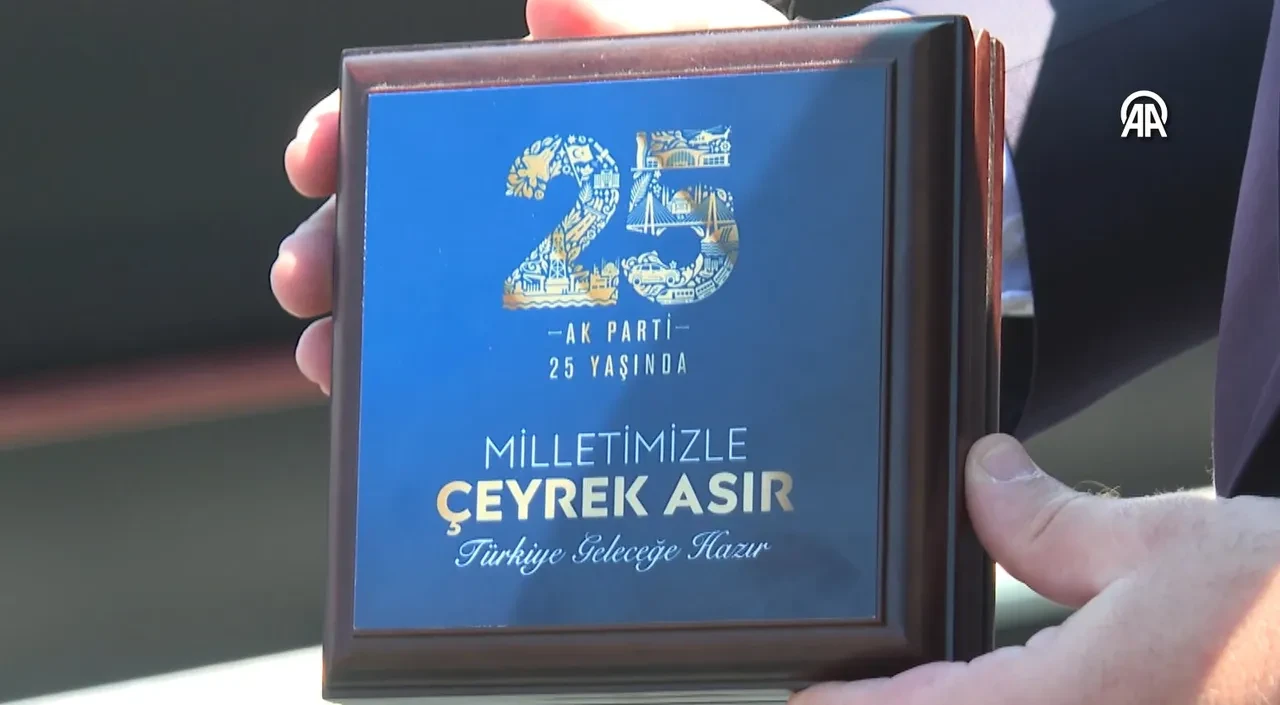 AK Parti 25'inci yılının kutlamalarına hazırlanıyor: "25 yıllık hafızayla buluşacağız"
