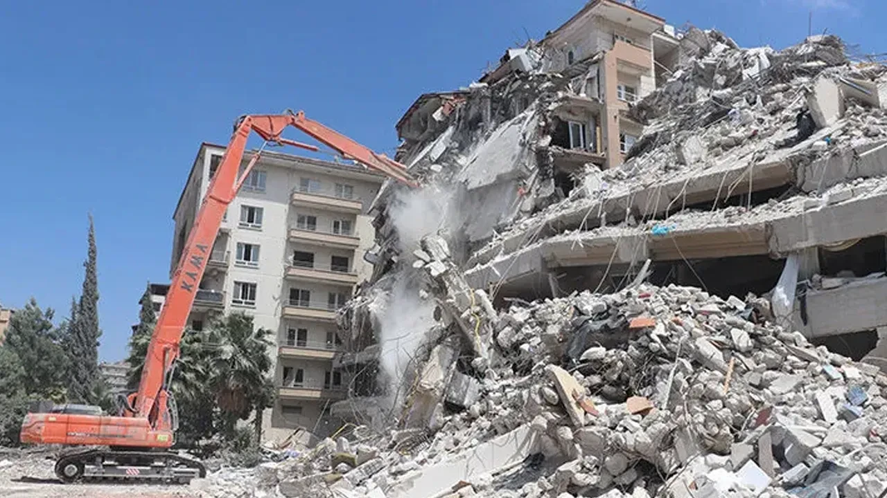 Bina yıkımlarında kurallar değişti! Yeni düzenleme Resmi Gazete'de yayımlandı
