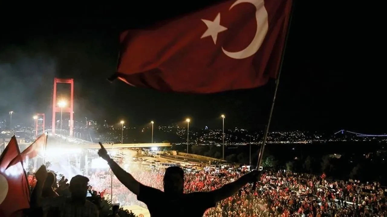 Darbe girişiminde 15 Temmuz Köprüsü'nde şehit olanların isimleri! Köprüde kaç kişi şehit oldu?