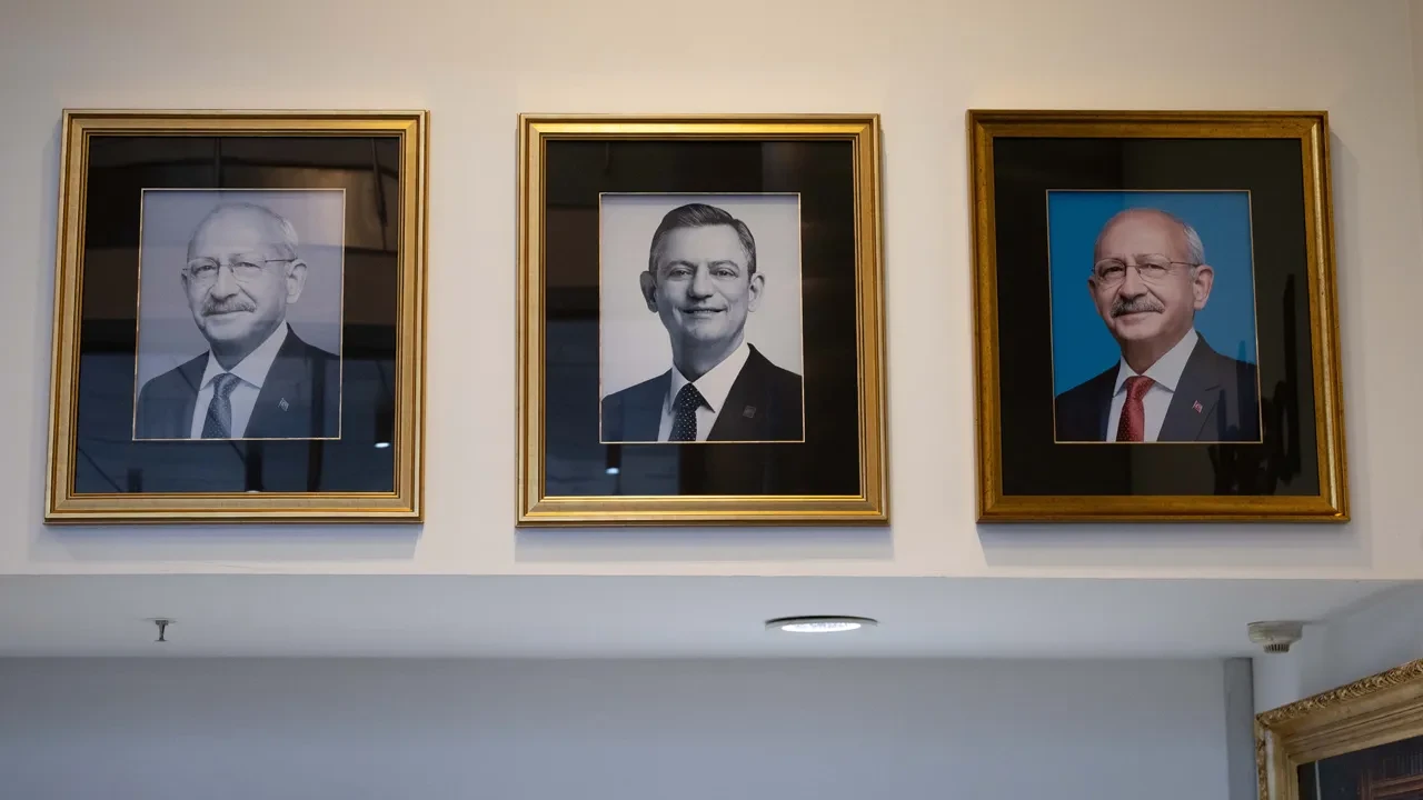 Ekrem İmamoğlu CHP'den istifa etti