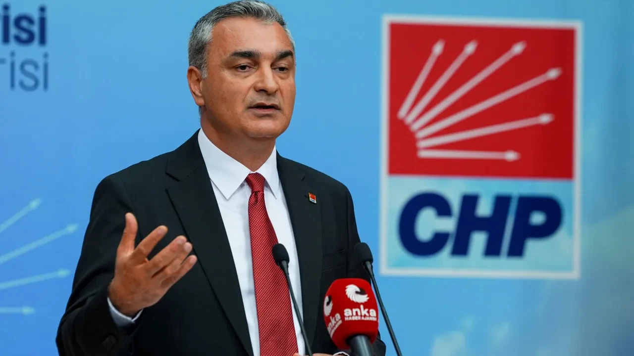 Ekrem İmamoğlu'nun istifasına CHP'den ilk tepki Müslim Sarı'dan: Partimiz bireysel hırslara bağlı olmadan yoluna devam edecek