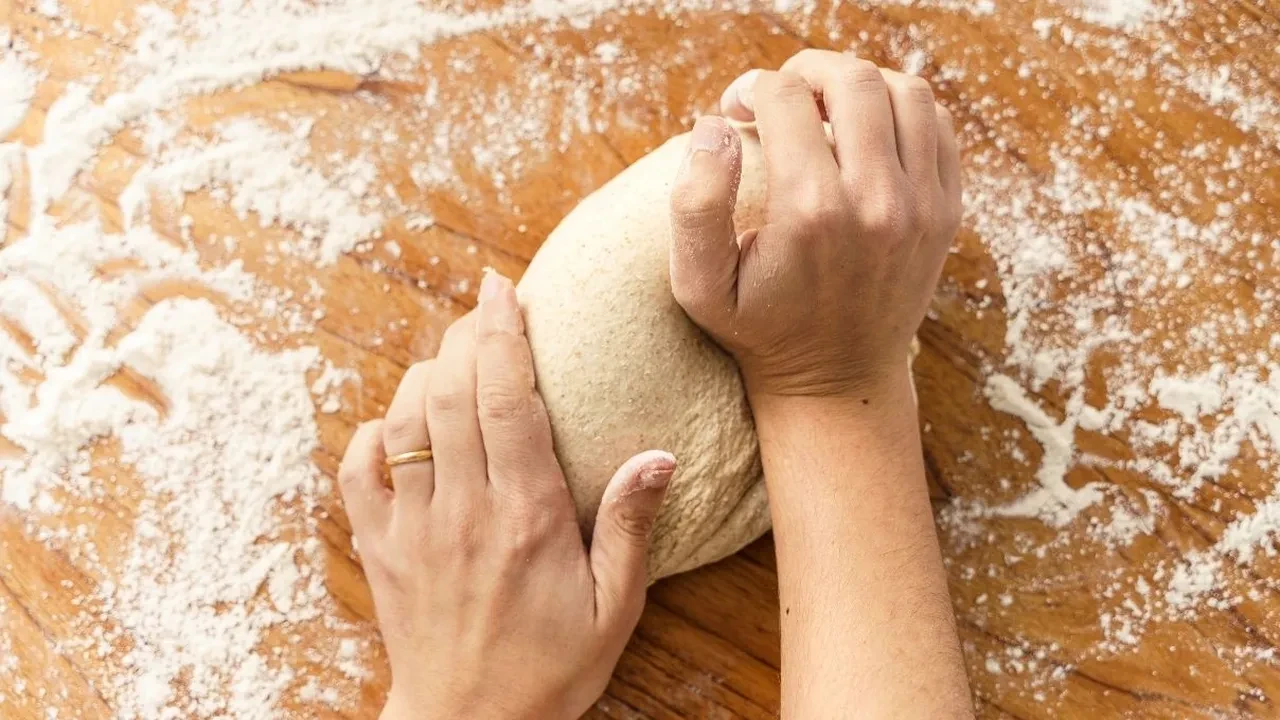 Evde ekmek yapmanın en kolay yöntemini buldum! Tek ihtiyacınız olan