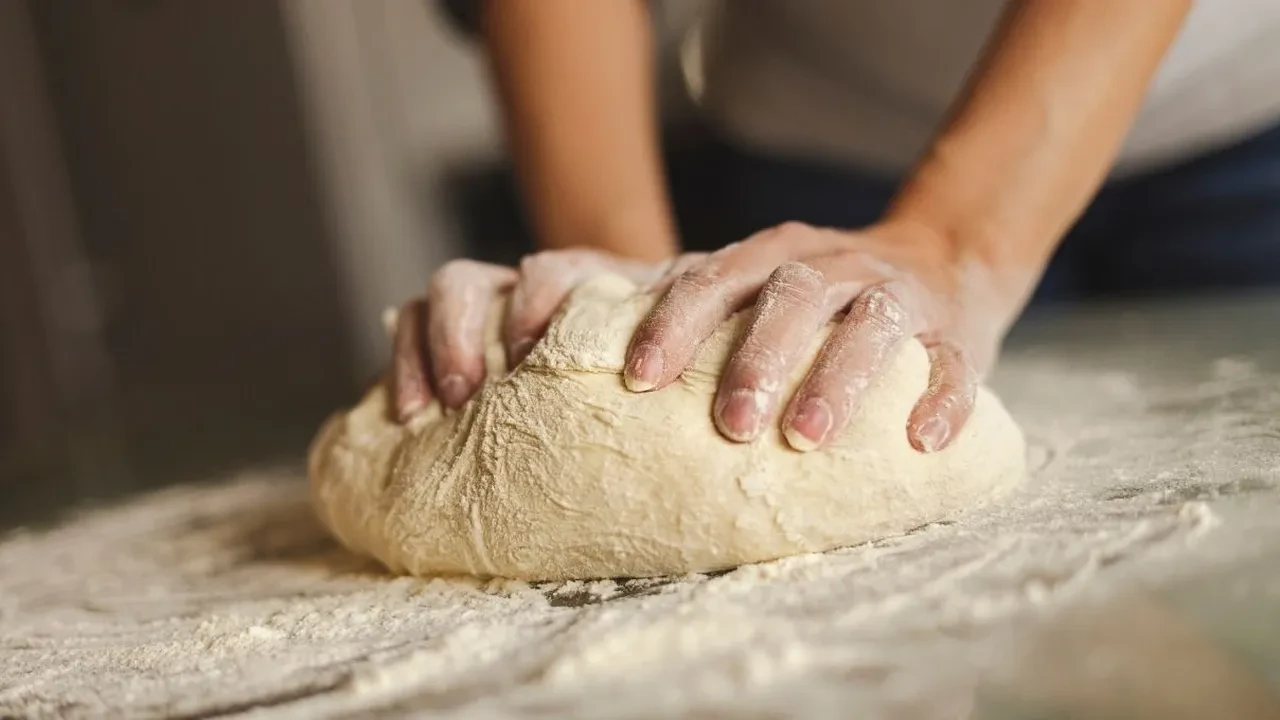 Evde ekmek yapmanın en kolay yöntemini buldum! Tek ihtiyacınız olan