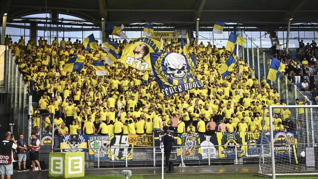 Fenerbahçe, Şampiyonlar Ligi'nde play-off'ta! Sarı-lacivertliler, Sturm Graz deplasmanında kazandı