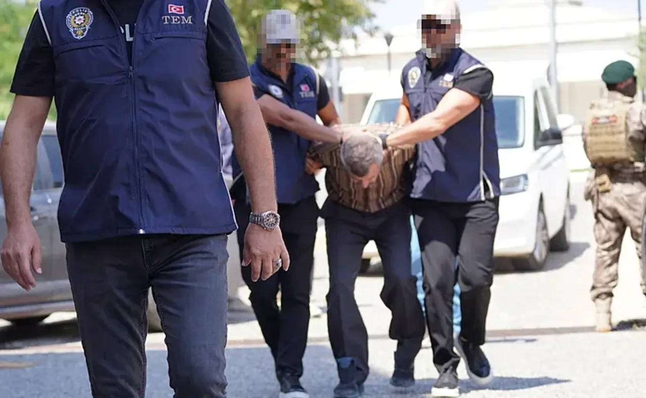 FETÖ’cü Burkay Karatepe’nin akıl hocası ablası Ayşe Alanur Karatepe çıktı: “Sadece a planıyla yola çıkmışsınız… Deprem tam zamanıydı değerlendiremedik”