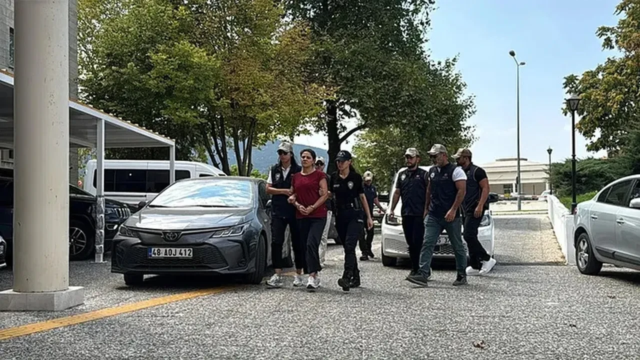 FETÖ’cü Burkay Karatepe’nin akıl hocası ablası Ayşe Alanur Karatepe çıktı: “Sadece a planıyla yola çıkmışsınız… Deprem tam zamanıydı değerlendiremedik”