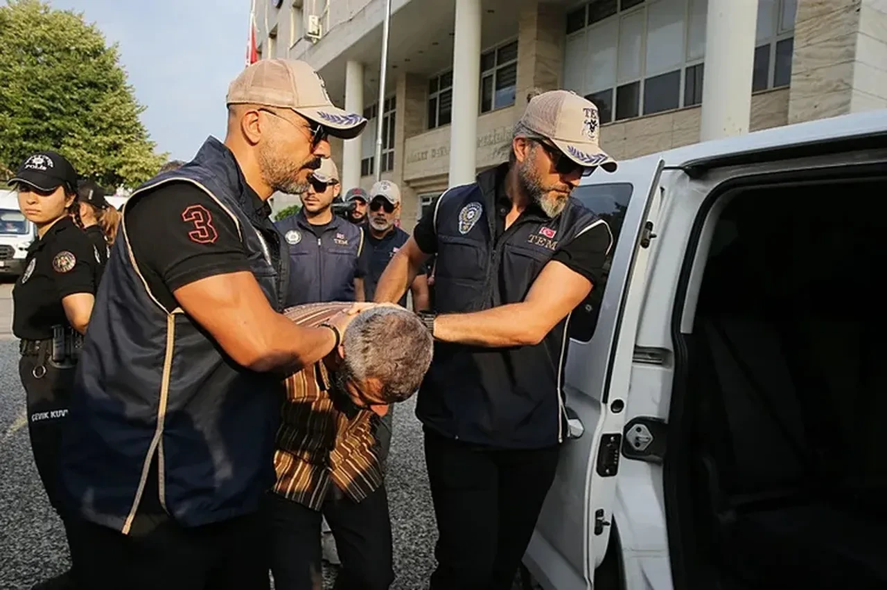 FETÖ’cü Burkay Karatepe’nin akıl hocası ablası Ayşe Alanur Karatepe çıktı: “Sadece a planıyla yola çıkmışsınız… Deprem tam zamanıydı değerlendiremedik”