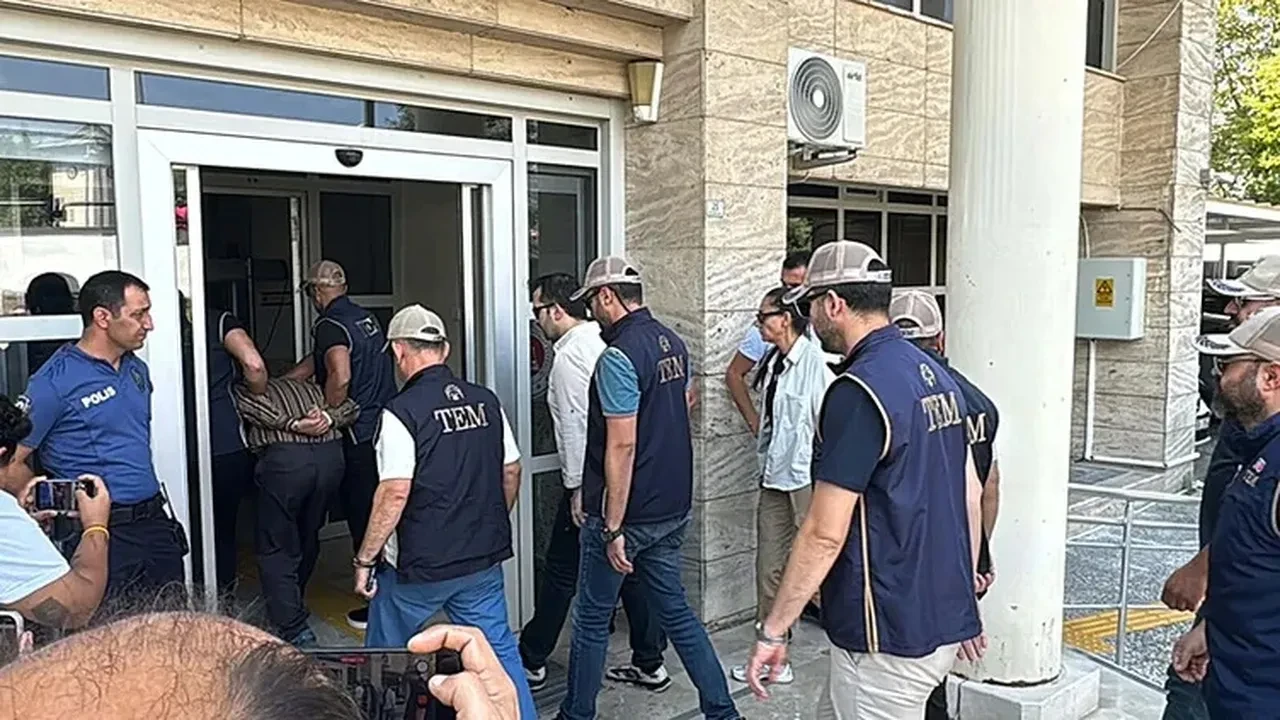 FETÖ’cü Burkay Karatepe’nin akıl hocası ablası Ayşe Alanur Karatepe çıktı: “Sadece a planıyla yola çıkmışsınız… Deprem tam zamanıydı değerlendiremedik”
