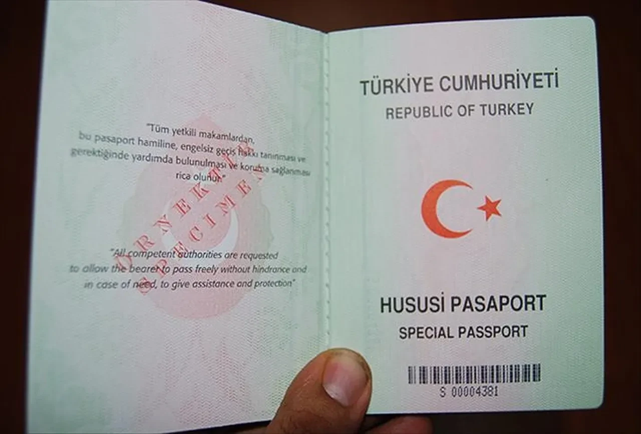 Gazi ve şehit yakınlarına iyi haber! Bakan Çiftçi yeşil pasaport şartlarını açıkladı