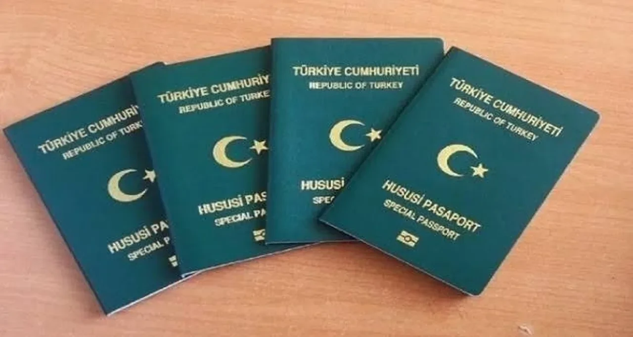 Gazi ve şehit yakınlarına iyi haber! Bakan Çiftçi yeşil pasaport şartlarını açıkladı