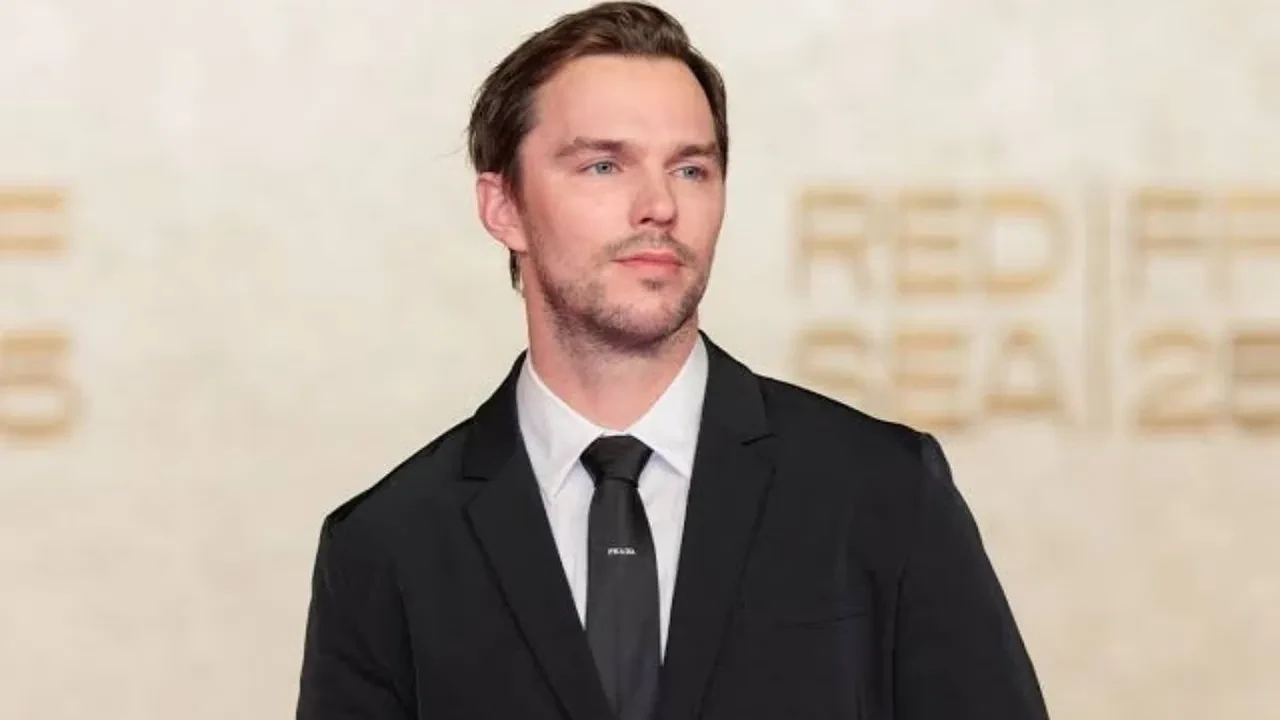 Harry Potter dizisinde Gilderoy Lockhart belli oldu! Nicholas Hoult kadroya katıldı