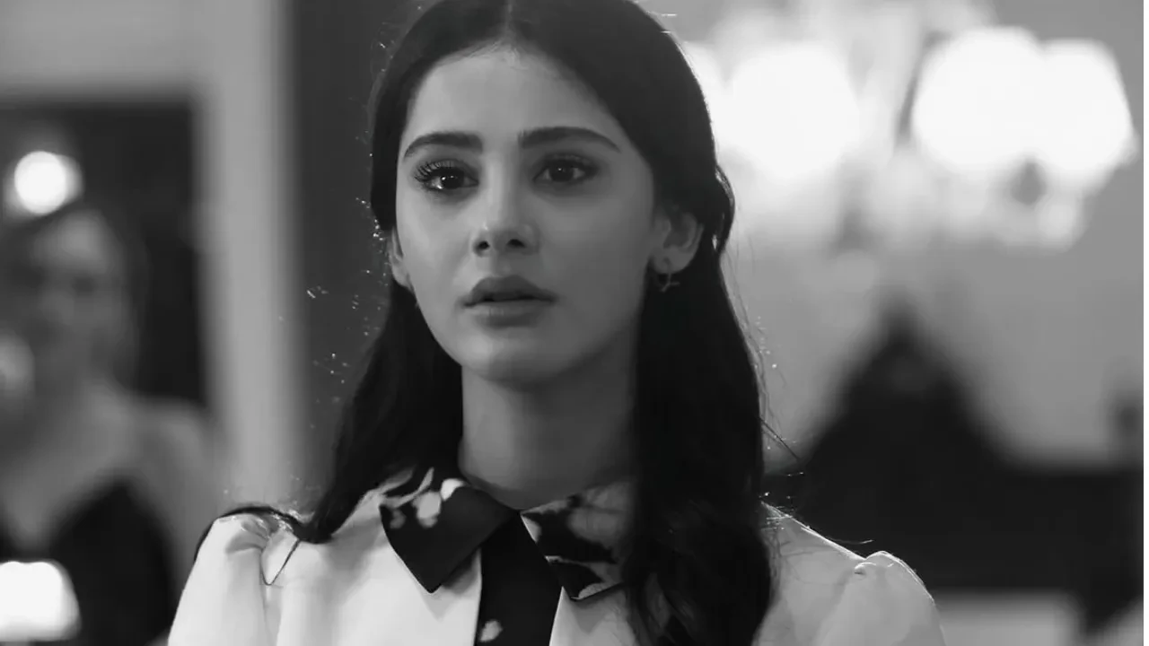 Helin Kandemir kalbini ünlü futbolcu Dorukhan Toköz'e kaptırdı! İkiliden ilk aşk pozları geldi