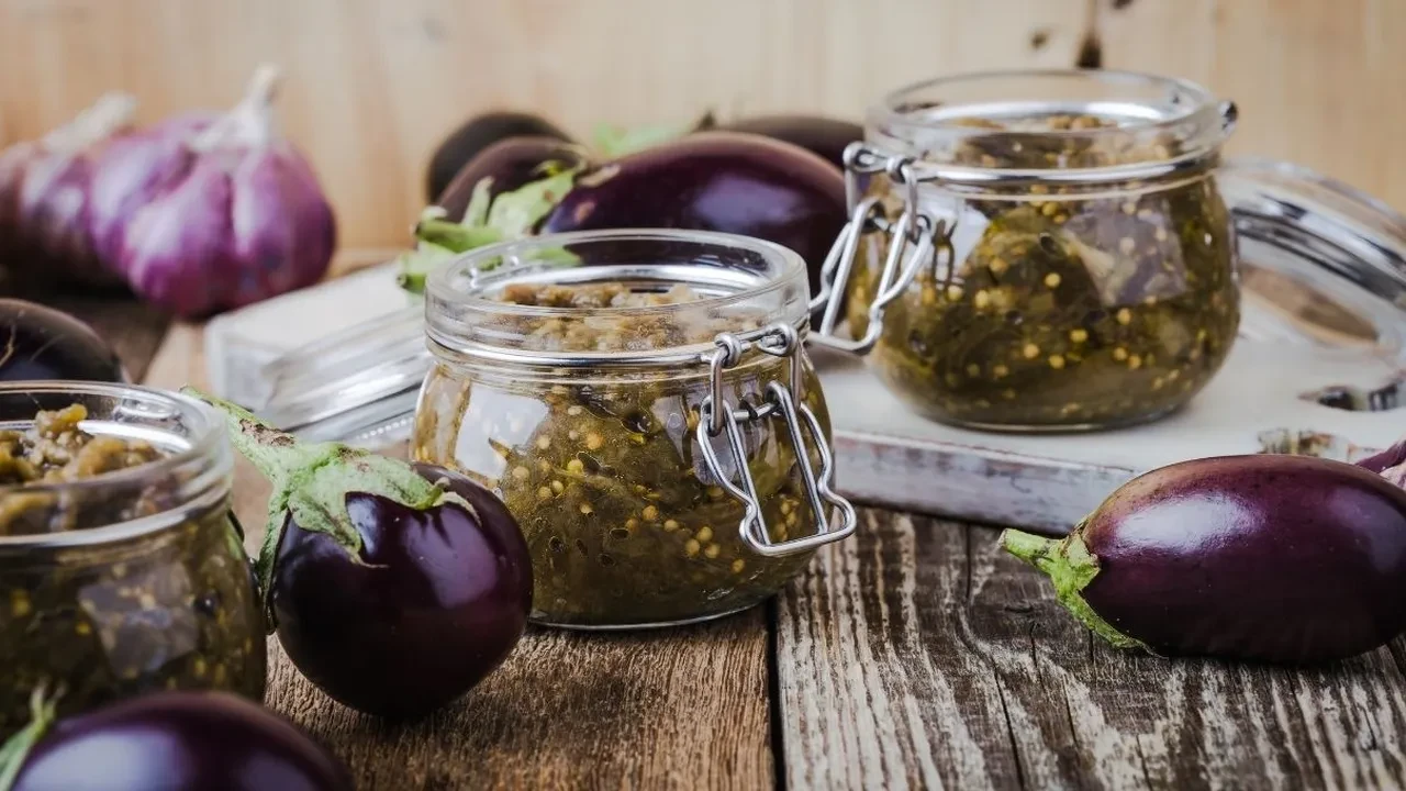 Mardinli komşudan öğrendim! Kışlık köz biber ve köz patlıcanı evde zahmetsiz yaptım