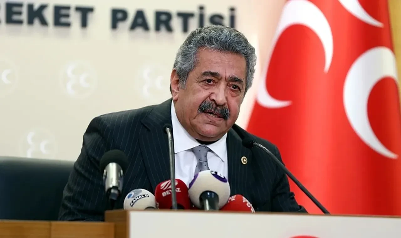 Selahattin Demirtaş çerçeve yasaya dahil mi? MHP'li Feti Yıldız'ın canlı yayın sırasında gönderdiği not gündem oldu