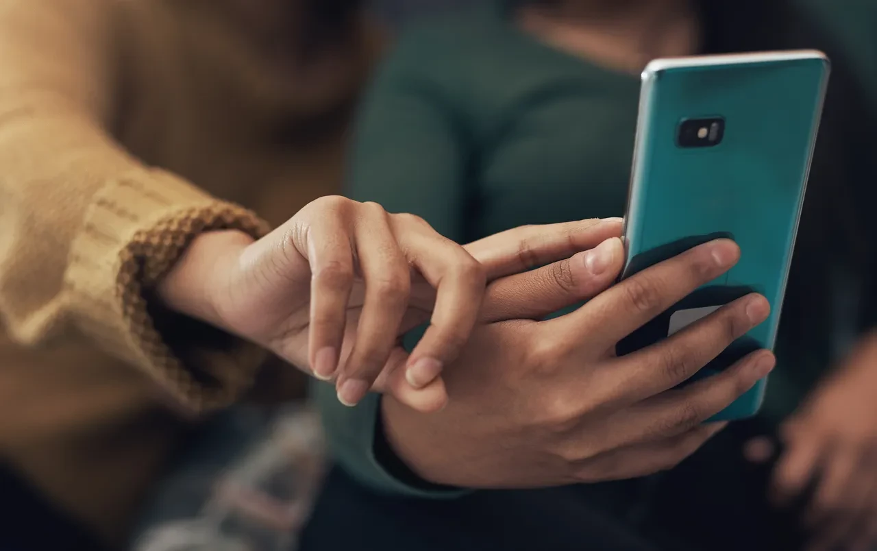 WhatsApp gruplarında çok yapılıyor ama cezası hapis! Avukat Bilal Alyar sosyal medya kullanıcılarını uyardı: "Şakaydı" demek kurtarmıyor