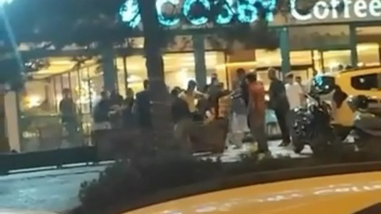 Yumruklar havada uçuştu! Bursa’da iki grup arasında kavga