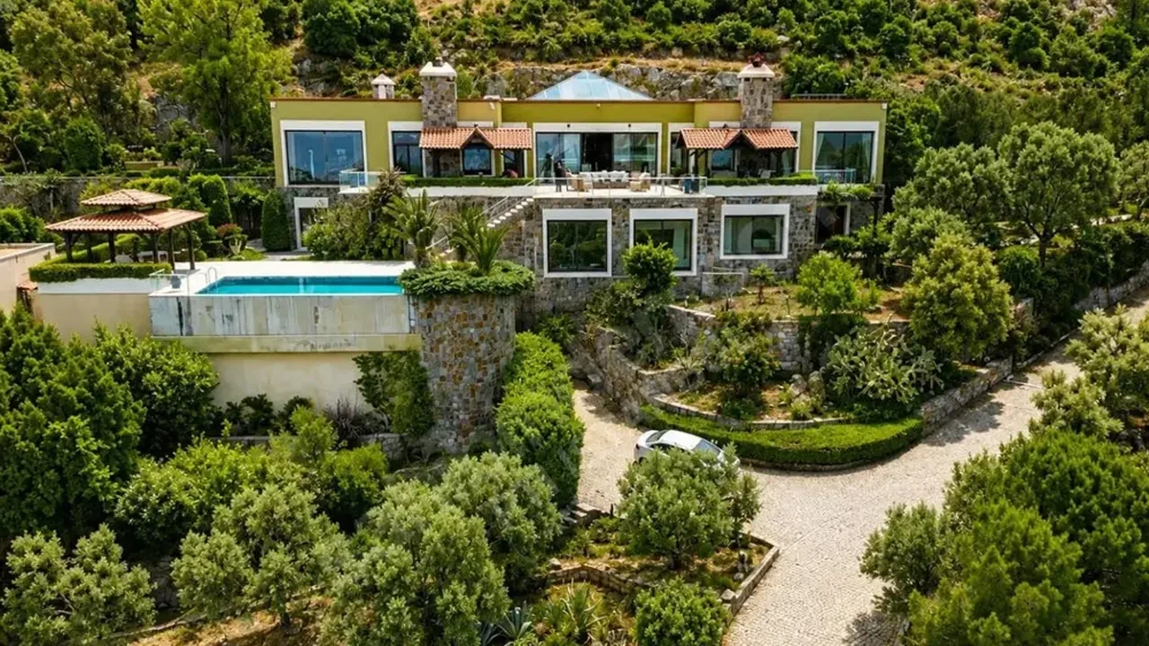Bodrum'da satışa çıkarılan konağın fiyatı dudak uçuklattı! İçinde yok yok